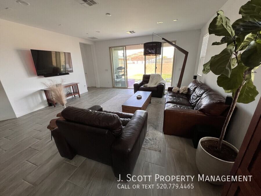 6910 S 12th Pl - Photo 3 of 31