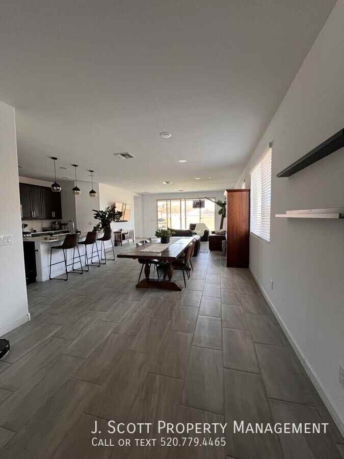6910 S 12th Pl - Photo 4 of 31