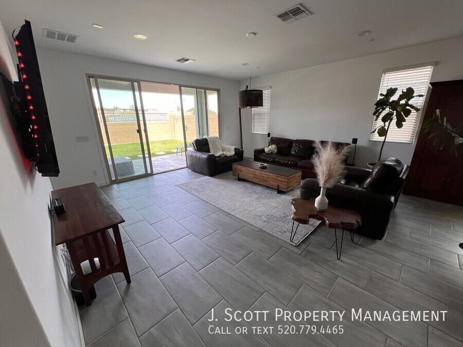 6910 S 12th Pl - Photo 5 of 31