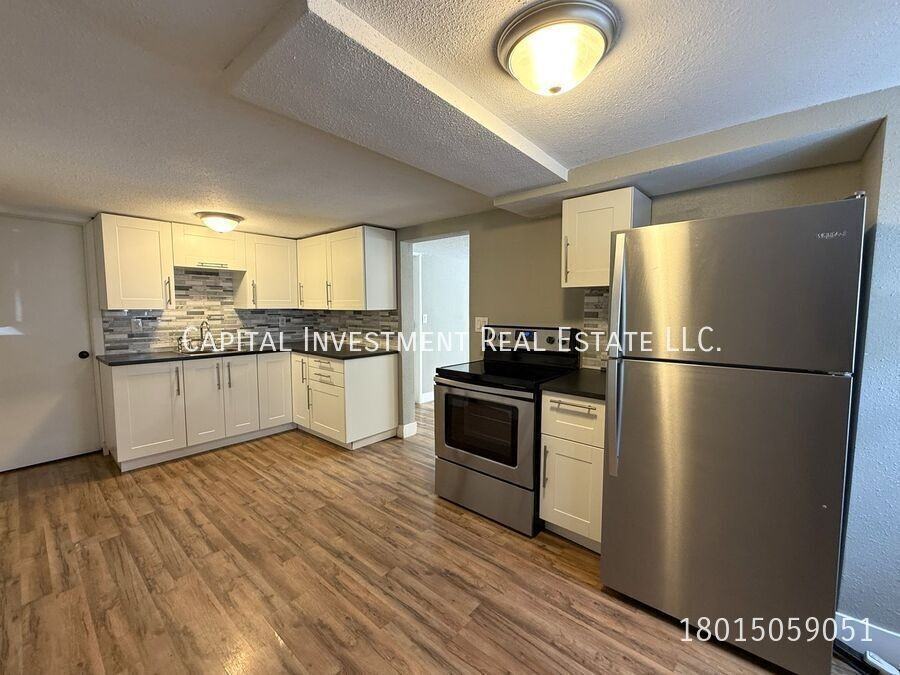 3708 S Mccall St #4 - Photo 5 of 12