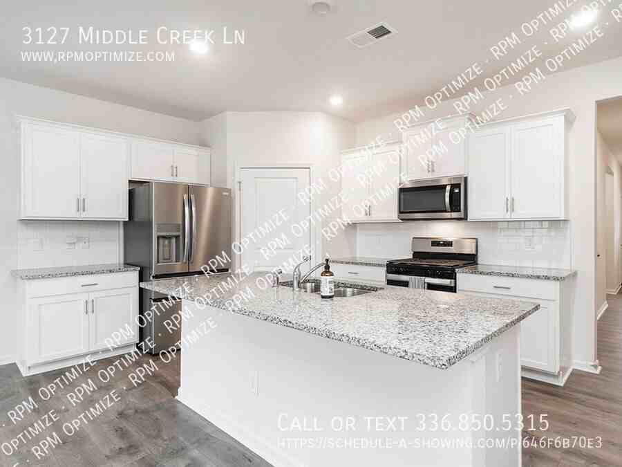 3127 Middlecreek Ln - Photo 2 of 41