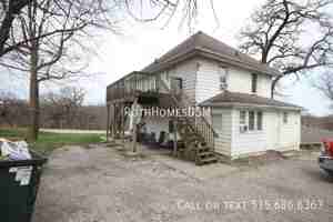 featured image of 2243 Sw 9th St #4