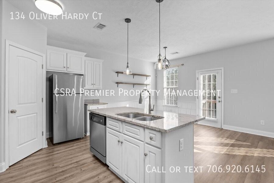 134 Oliver Hardy Ct - Photo 6 of 10