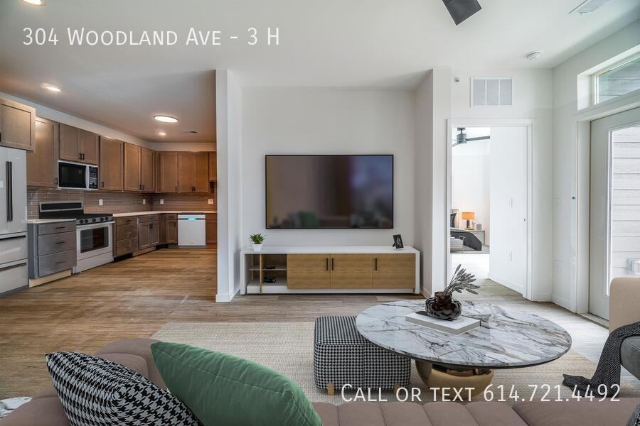 304 Woodland Ave #3H - Photo 6 of 47