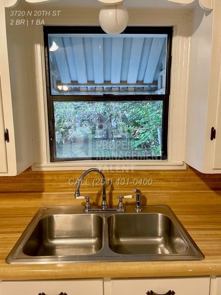 3720 N 20th St - Photo 6 of 15