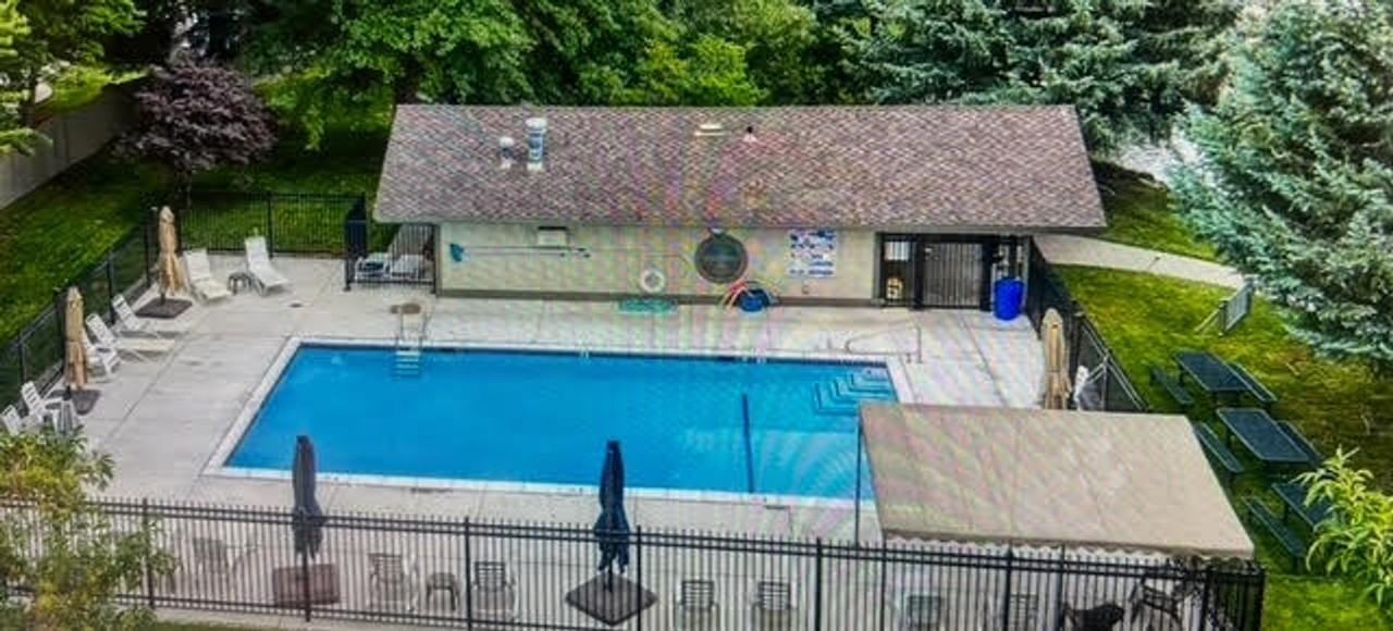 4185 Falling Water Dr - Photo 5 of 22