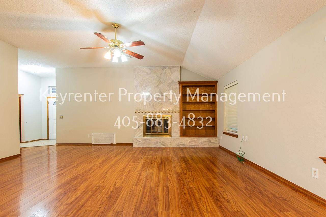 8308 Nw 10th Ter - Photo 3 of 16