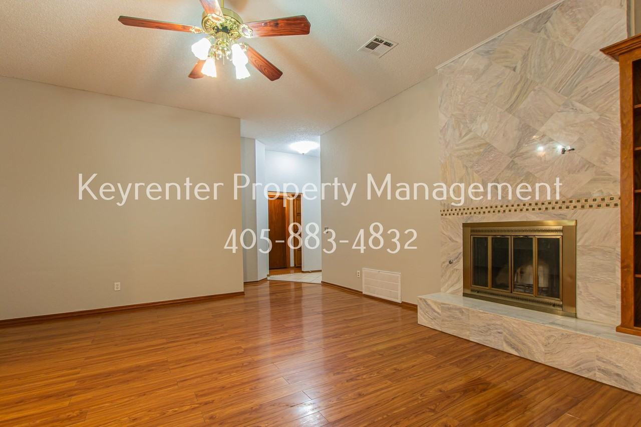 8308 Nw 10th Ter - Photo 4 of 16