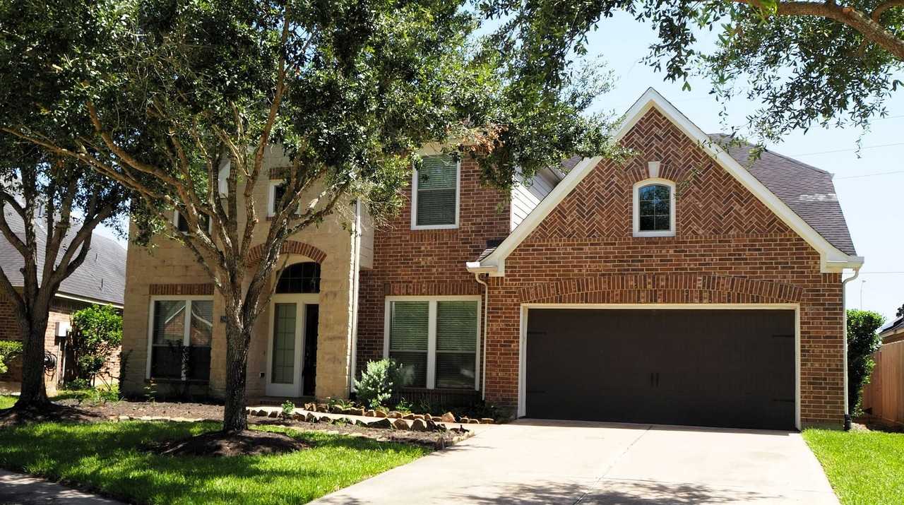 28607 Green Hedge Dr - Photo 2 of 37