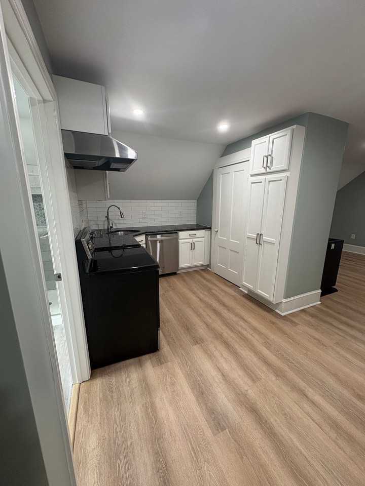 258 Notre Dame Ave #3 - Photo 4 of 18