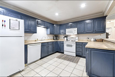2101 Lisa Cir - Photo 2 of 12