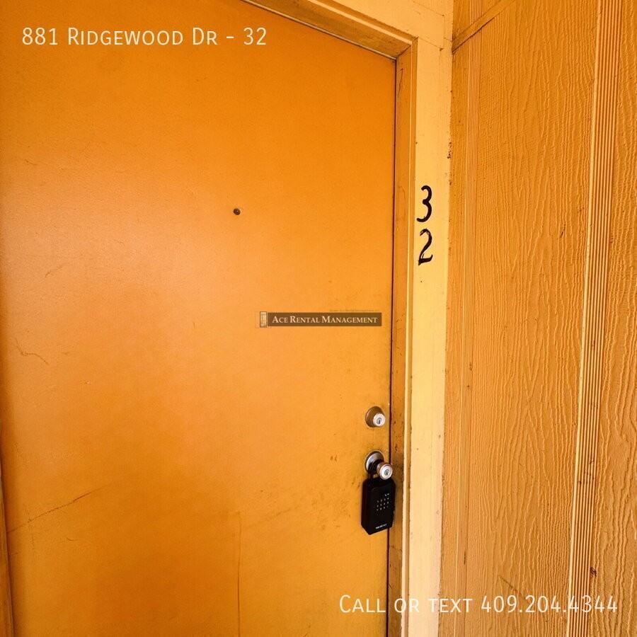 881 Ridgewood Dr #32 - Photo 2 of 18
