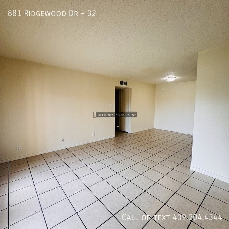 881 Ridgewood Dr #32 - Photo 5 of 18