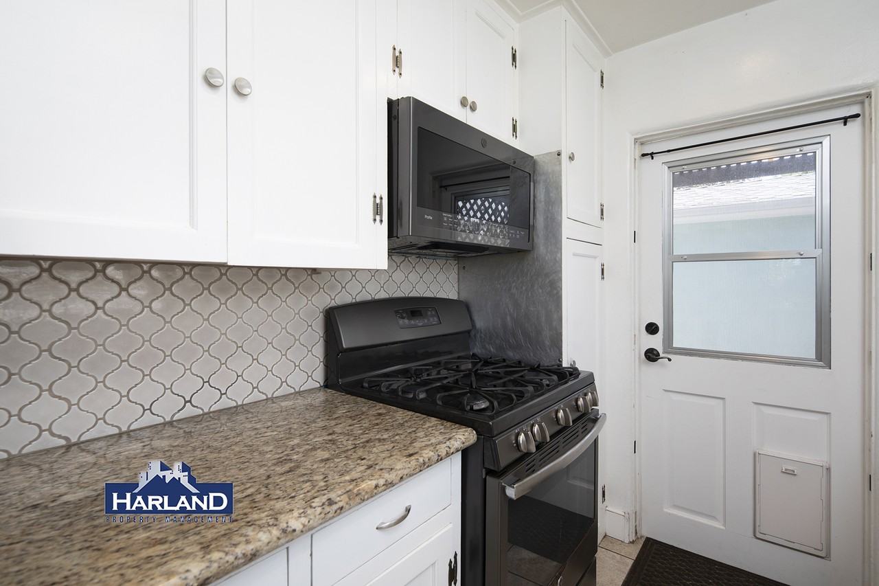 4255 Parks Ave - Photo 2 of 14