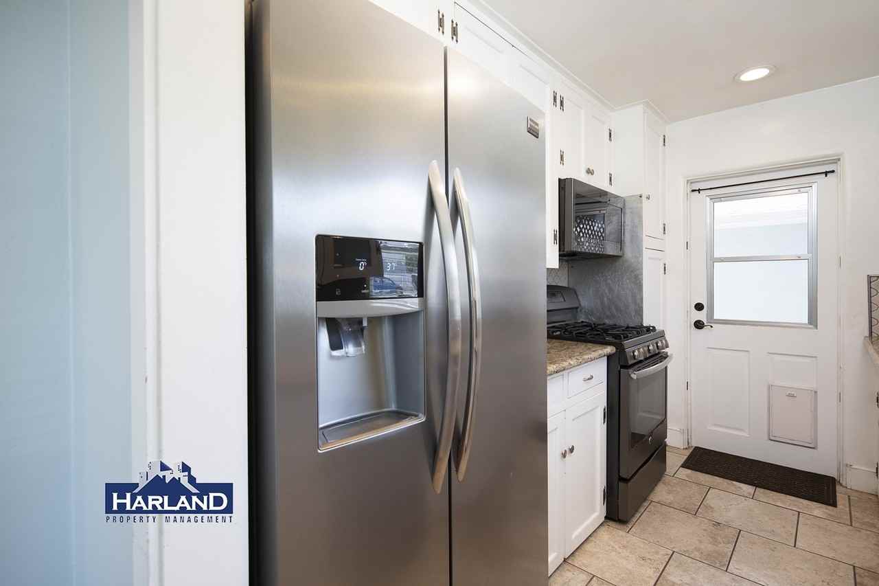 4255 Parks Ave - Photo 3 of 14