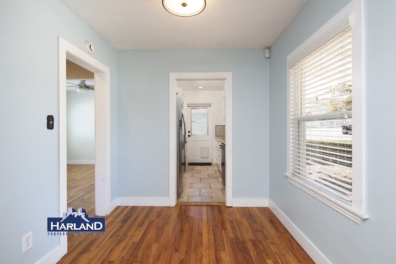 4255 Parks Ave - Photo 4 of 14