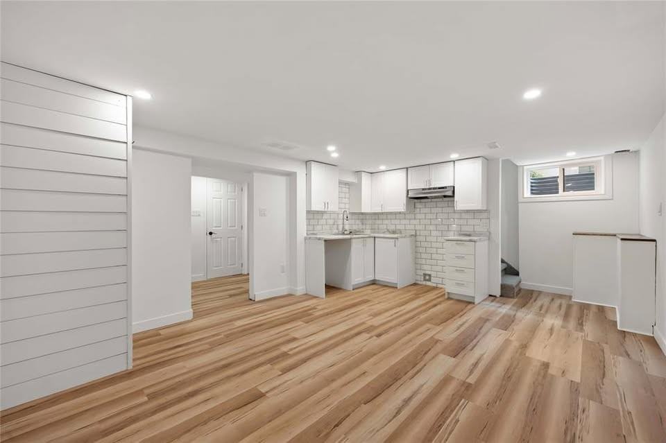 340 Trudeau Dr - Photo 3 of 7
