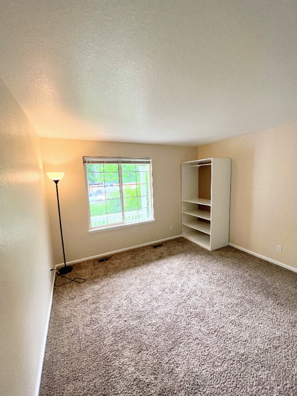 2901 E 107th Ct - Photo 5 of 9