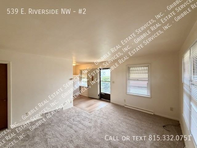 539 E Riverside Blvd #2 - Photo 2 of 12