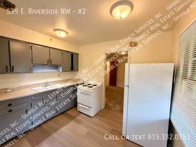539 E Riverside Blvd #2 - Photo 4 of 12