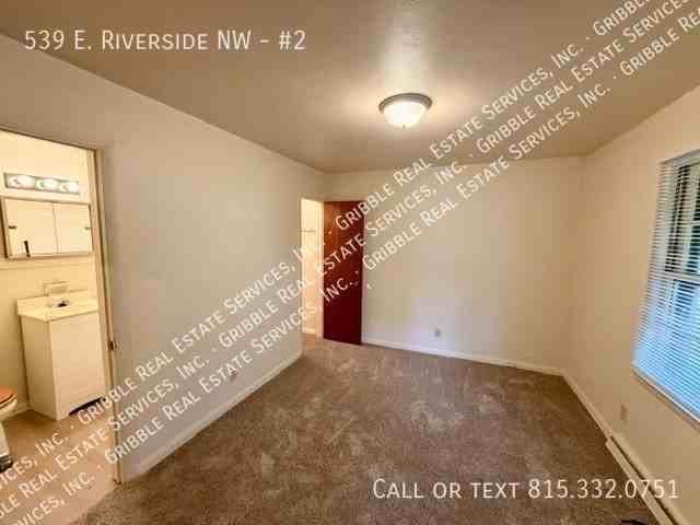 539 E Riverside Blvd #2 - Photo 7 of 12