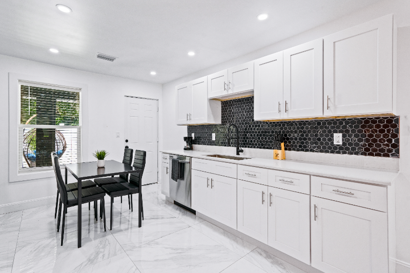 4115 N Hubert Ave #3 - Photo 4 of 14