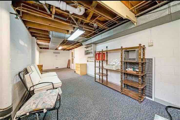 140 Greenbriar Dr - Photo 3 of 10