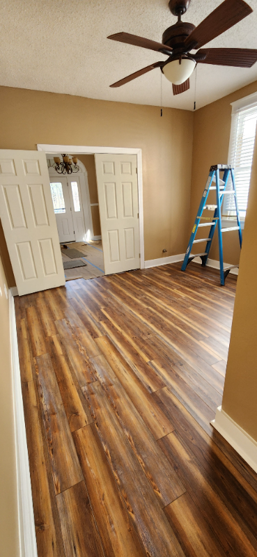 2423 Franklin Ave - Photo 7 of 18