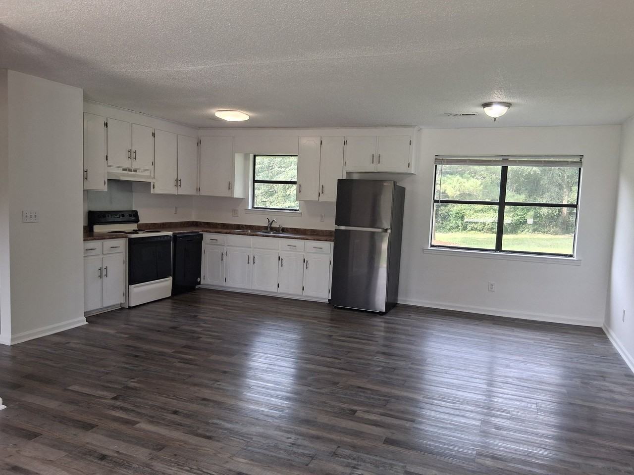 1170 Dean Church Rd - Photo 3 of 11