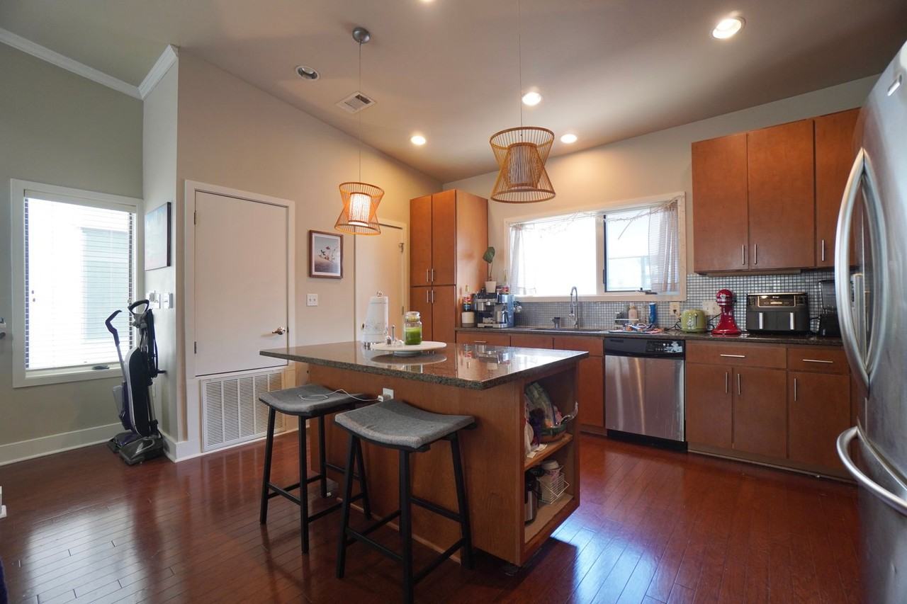 1702 S Lamar Blvd #24 - Photo 3 of 20