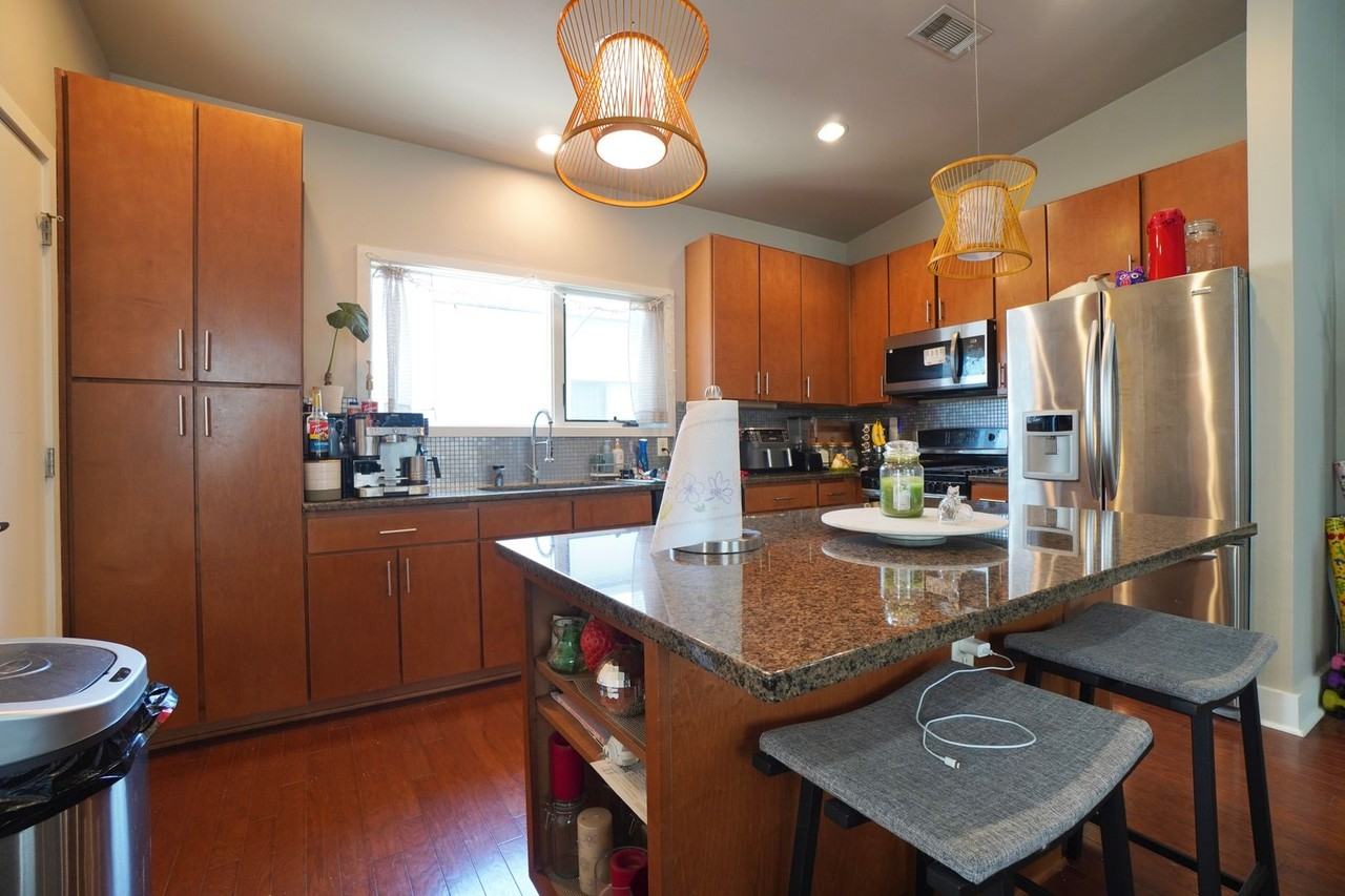 1702 S Lamar Blvd #24 - Photo 4 of 20