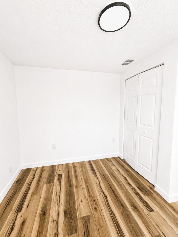 439 N 28th St - Photo 4 of 6