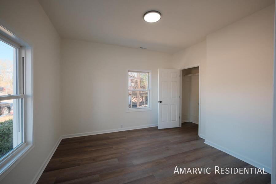 4313 Wallace St - Photo 5 of 10