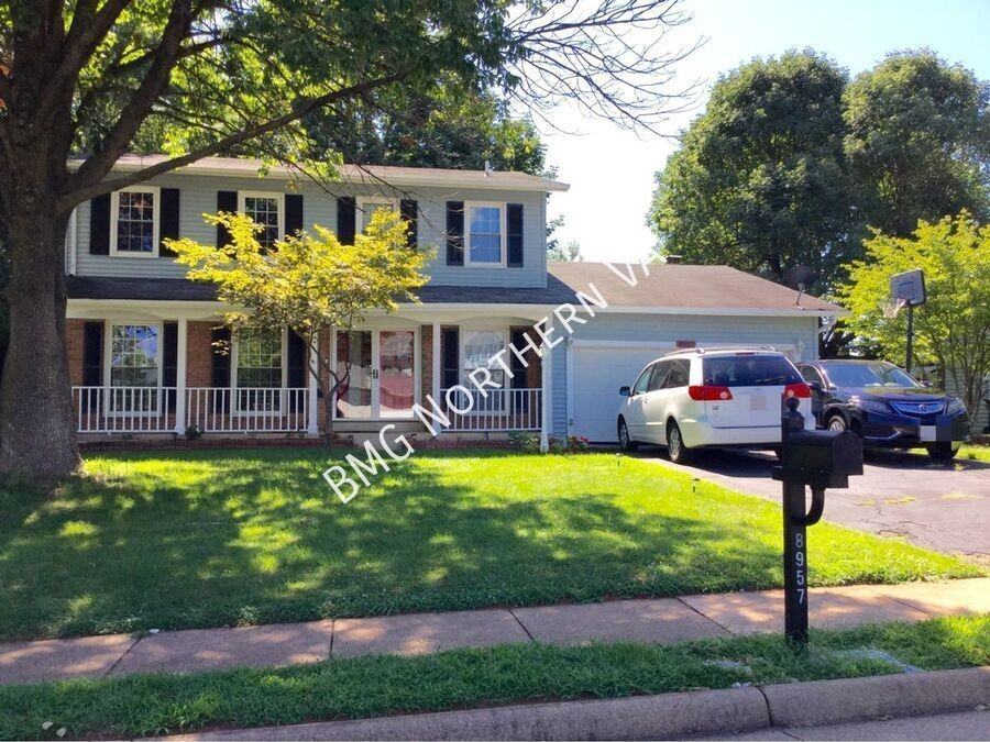 8957 Rolling Rd