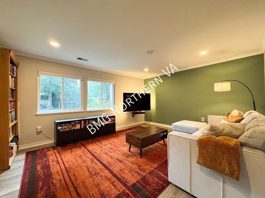 1476 Greenmont Ct - Photo 3 of 20