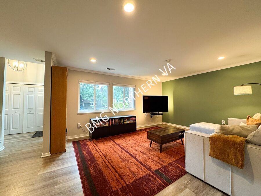 1476 Greenmont Ct - Photo 4 of 20
