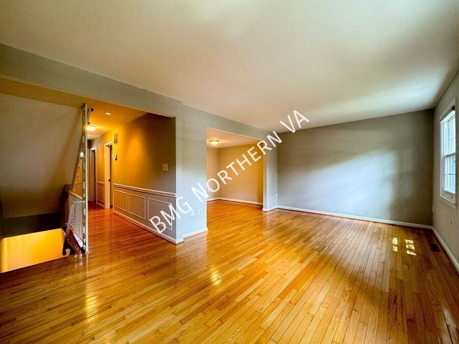566 Windover Ave Nw - Photo 2 of 27