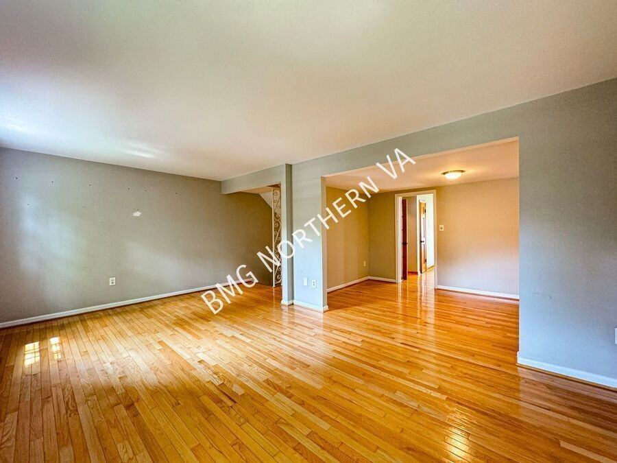 566 Windover Ave Nw - Photo 4 of 27