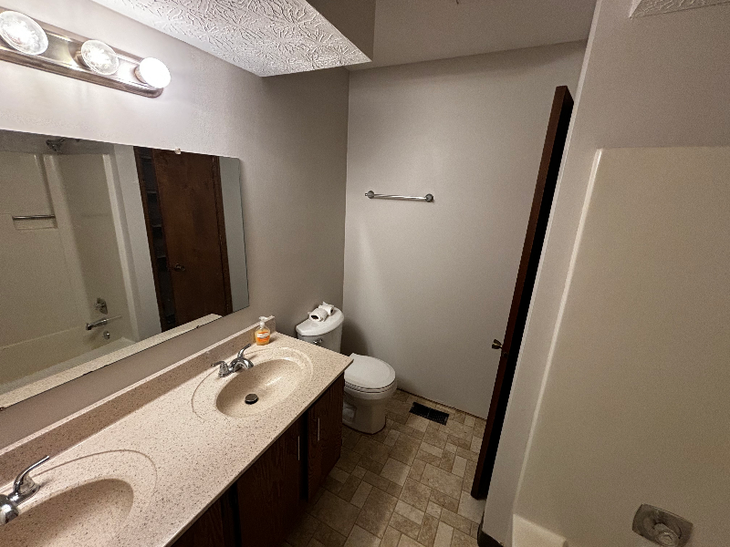 23 Groton Dr - Photo 7 of 15