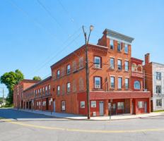 featured image of 10 Summer St #4