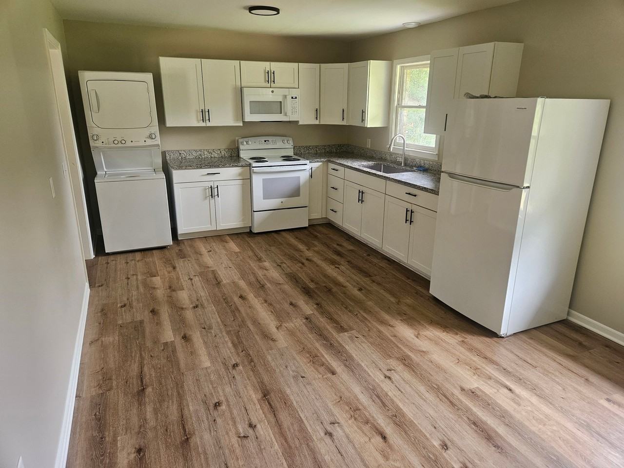 604 Floyd St - Photo 4 of 14