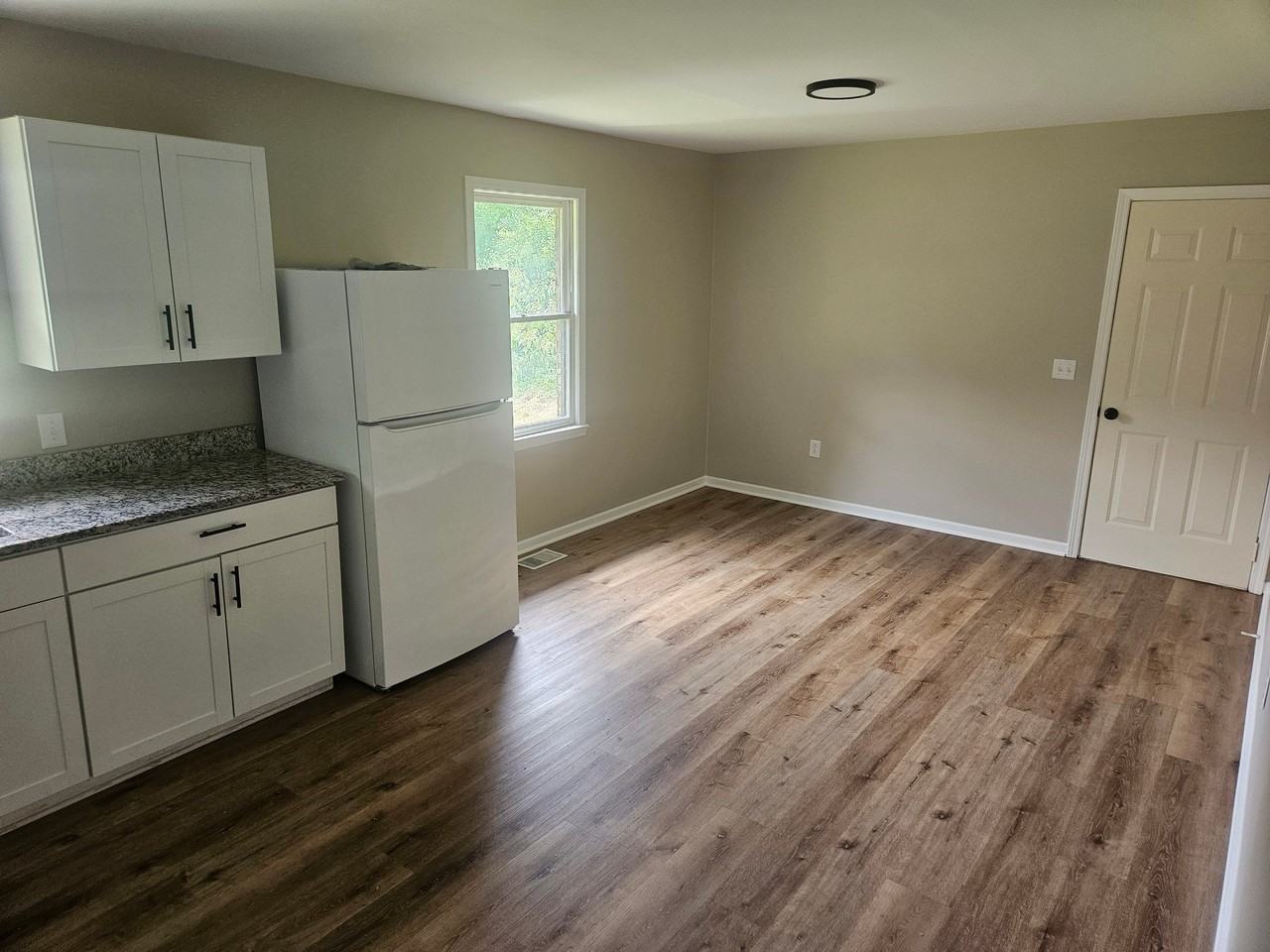 604 Floyd St - Photo 5 of 14