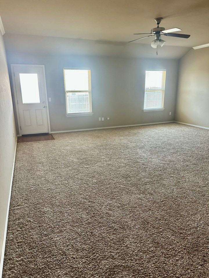 2928 Thompson Farm Ln - Photo 4 of 17