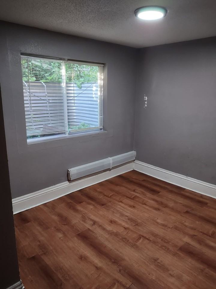 3042 13th Ave S #2 - Photo 4 of 11