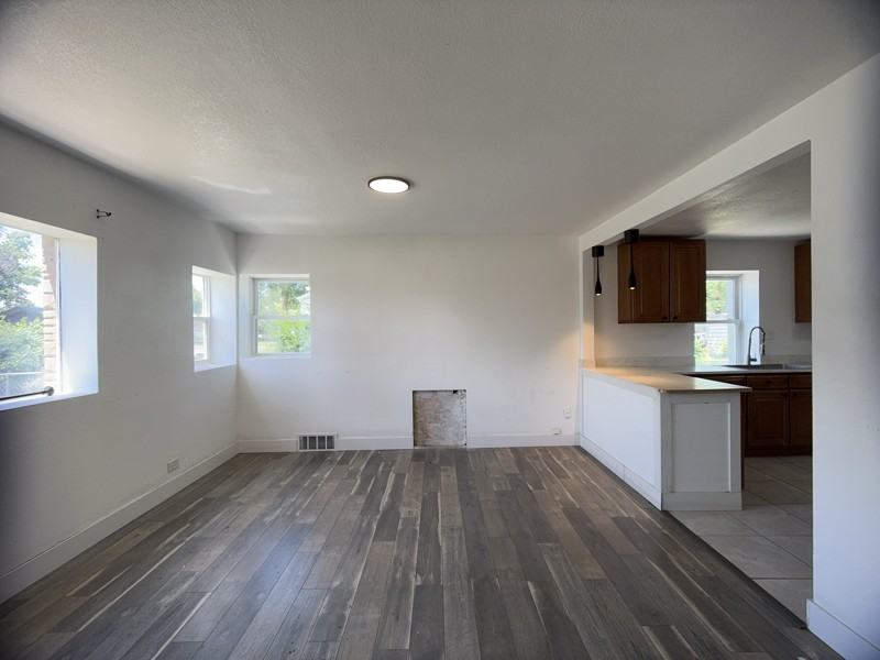 4950 Milwaukee St - Photo 7 of 11