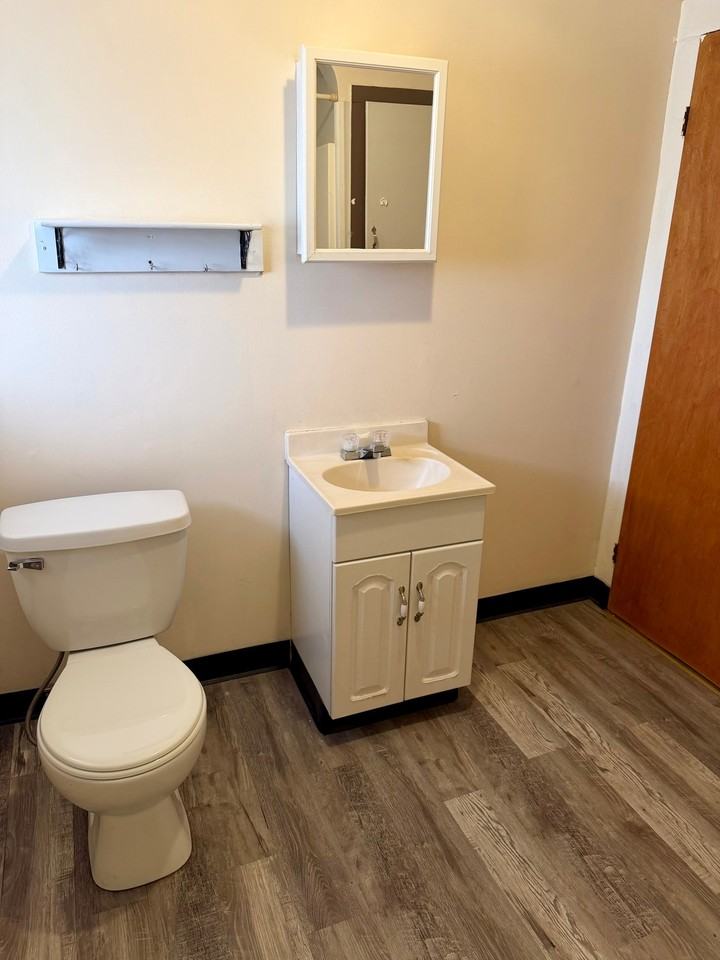 1008 Main St #1008APT2 - Photo 3 of 10