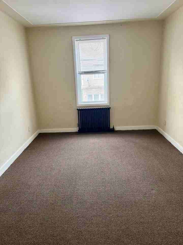 1008 Main St #1008APT2 - Photo 5 of 10