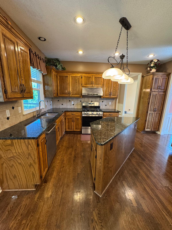 14804 Slater St - Photo 6 of 20