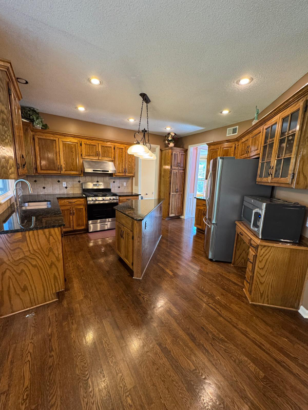 14804 Slater St - Photo 7 of 20