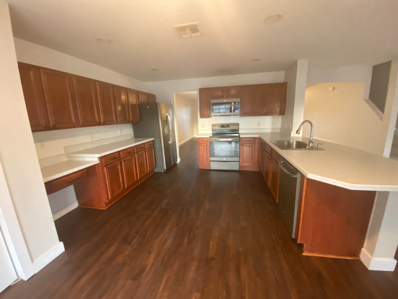 1353 Karok St - Photo 4 of 8